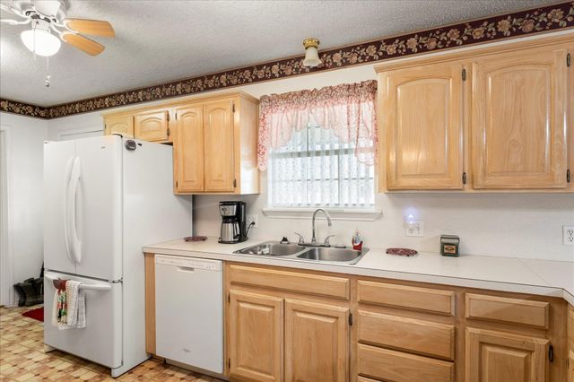 84 Reynolds Lane, Mount Vernon, TX 75457