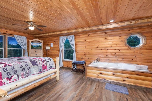 531 Gatlin Drive, Gatlinburg, TN 37738