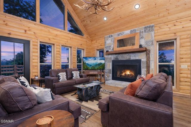 531 Gatlin Drive, Gatlinburg, TN 37738