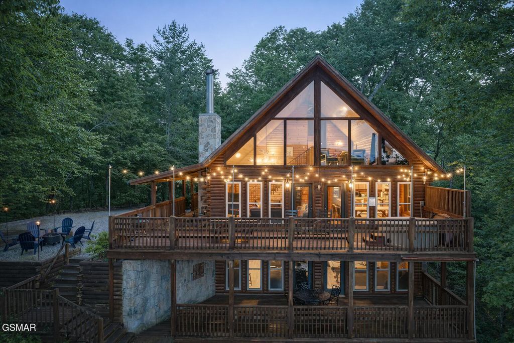 531 Gatlin Drive, Gatlinburg, TN 37738