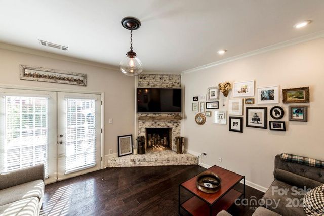 520 N Poplar Street I, Charlotte, NC 28202