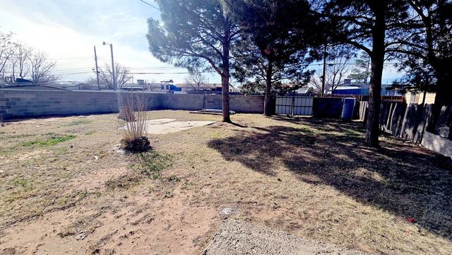 5403 McKnight Dr, Odessa, TX 79762