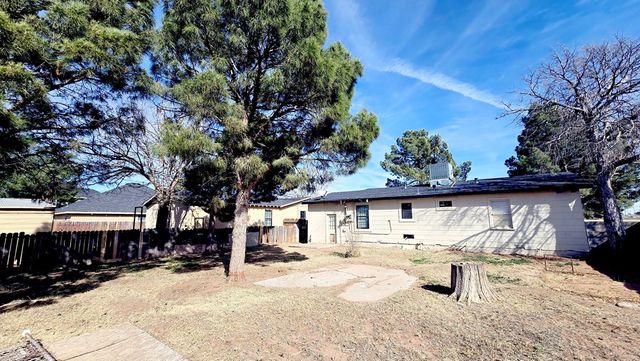 5403 McKnight Dr, Odessa, TX 79762