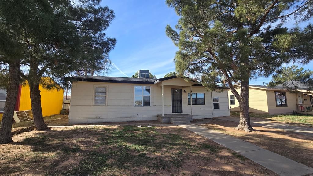 5403 McKnight Dr, Odessa, TX 79762