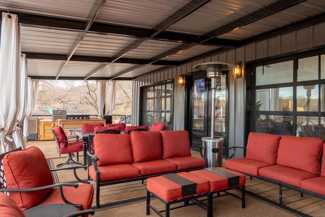 563 Comanche Drive, Lubbock, TX 79404