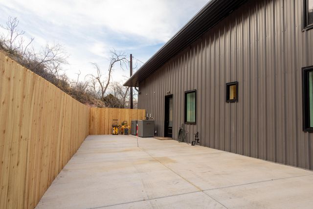 563 Comanche Drive, Lubbock, TX 79404