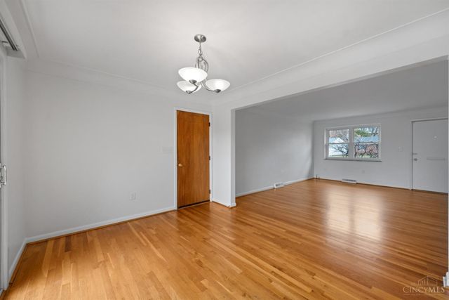 9470 Wynnecrest Drive, Blue Ash, OH 45242