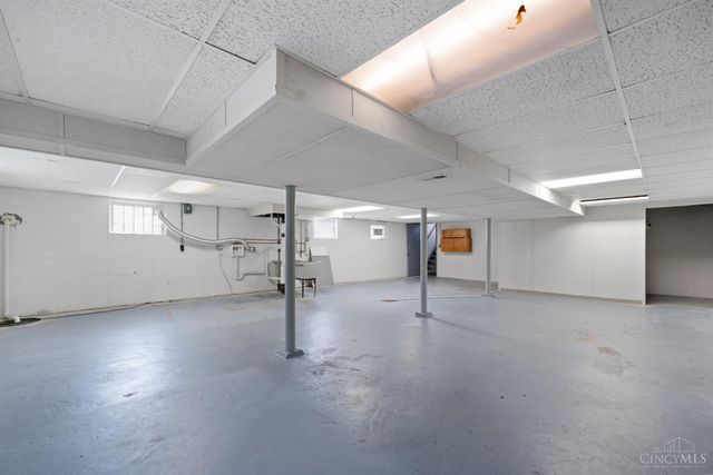 9470 Wynnecrest Drive, Blue Ash, OH 45242