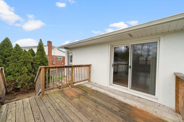 9470 Wynnecrest Drive, Blue Ash, OH 45242