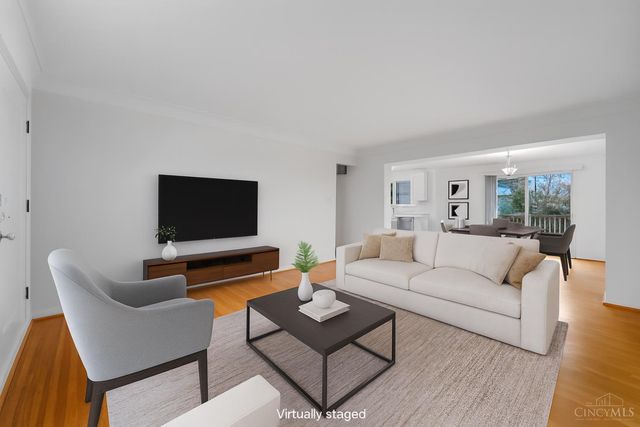 9470 Wynnecrest Drive, Blue Ash, OH 45242