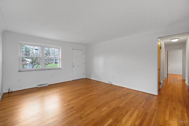 9470 Wynnecrest Drive, Blue Ash, OH 45242