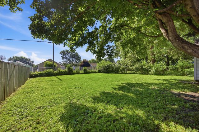 1901 E 23rd Street, Des Moines, IA 50317
