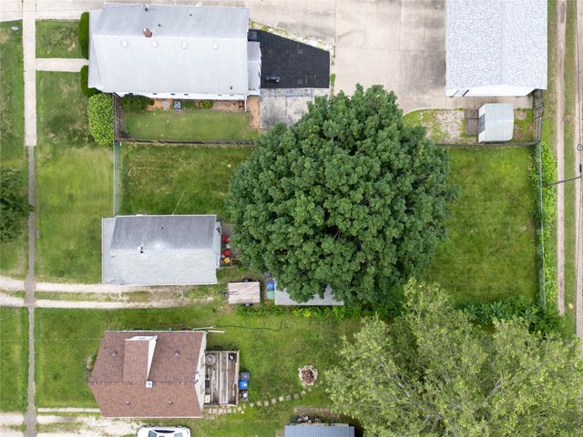 1901 E 23rd Street, Des Moines, IA 50317