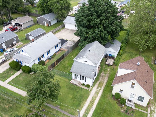 1901 E 23rd Street, Des Moines, IA 50317