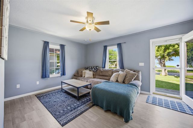 1901 E 23rd Street, Des Moines, IA 50317