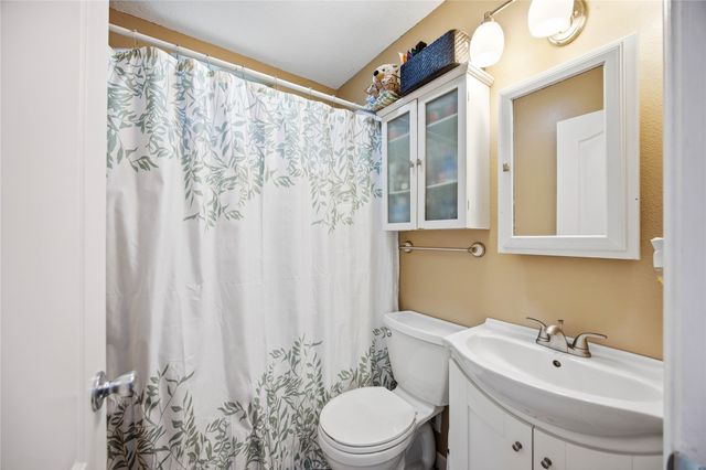 1901 E 23rd Street, Des Moines, IA 50317