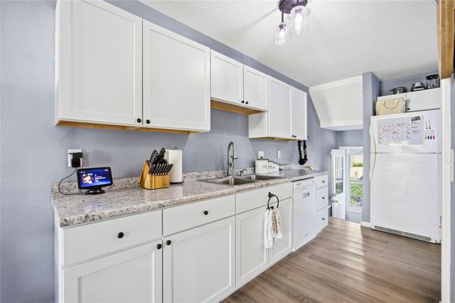 1901 E 23rd Street, Des Moines, IA 50317