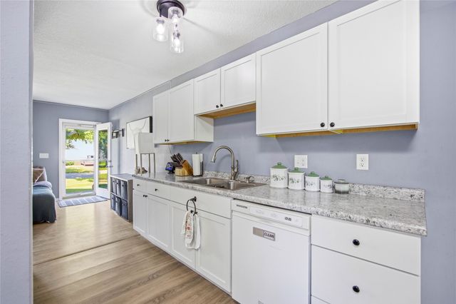 1901 E 23rd Street, Des Moines, IA 50317