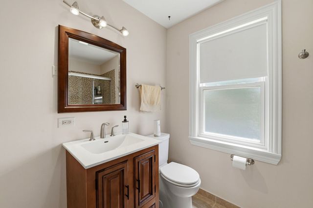 2924 W Jerome Street, Chicago, IL 60645