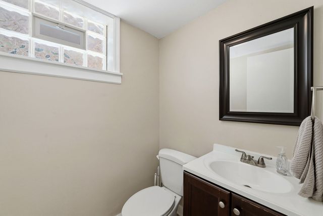 2924 W Jerome Street, Chicago, IL 60645