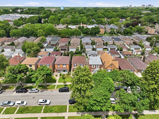 2924 W Jerome Street, Chicago, IL 60645