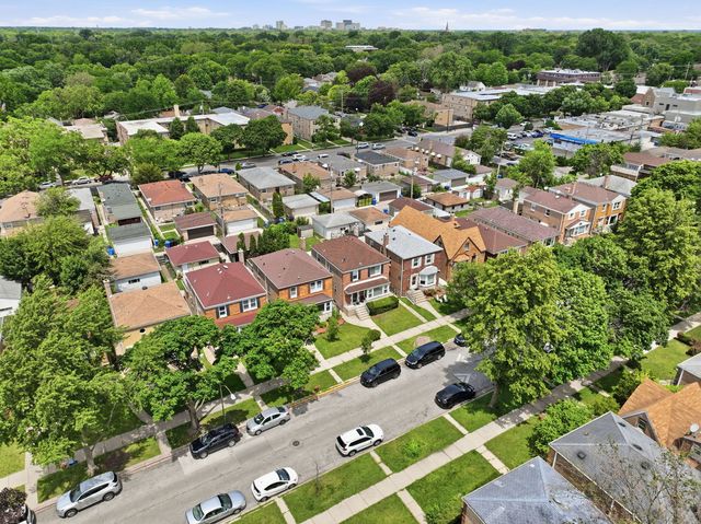 2924 W Jerome Street, Chicago, IL 60645