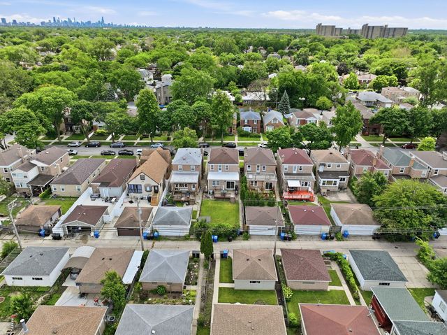 2924 W Jerome Street, Chicago, IL 60645