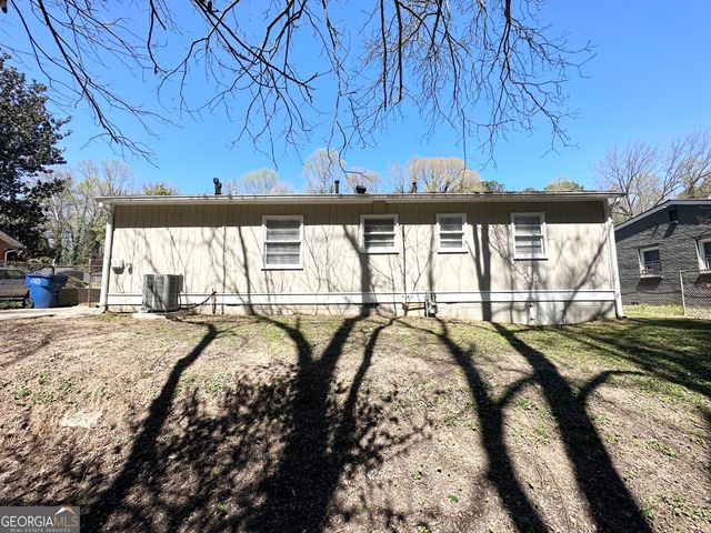 2566 NW Santa Barbara Drive, Atlanta, GA 30318