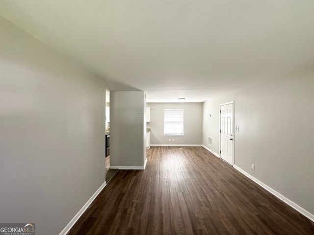 2566 NW Santa Barbara Drive, Atlanta, GA 30318