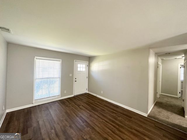 2566 NW Santa Barbara Drive, Atlanta, GA 30318