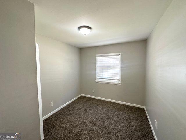 2566 NW Santa Barbara Drive, Atlanta, GA 30318