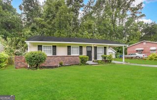 2566 NW Santa Barbara Drive, Atlanta, GA 30318