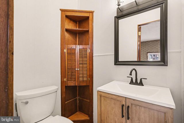 132 LOCUST GROVE RD, York, PA 17402