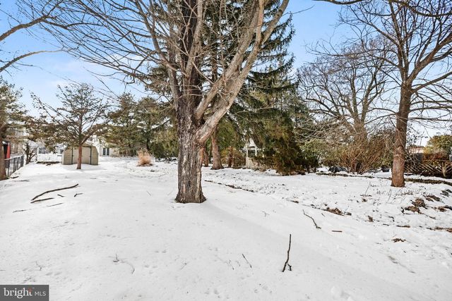 132 LOCUST GROVE RD, York, PA 17402