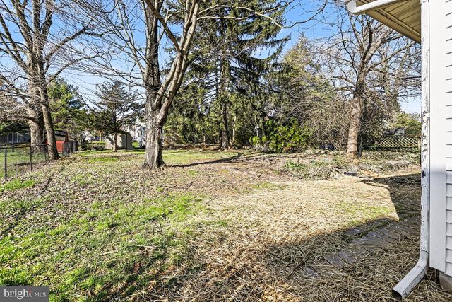 132 LOCUST GROVE RD, York, PA 17402