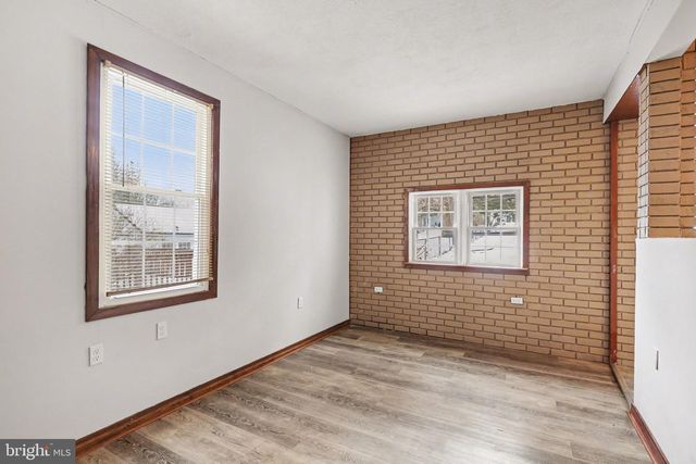 132 LOCUST GROVE RD, York, PA 17402