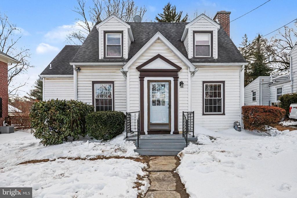 132 LOCUST GROVE RD, York, PA 17402