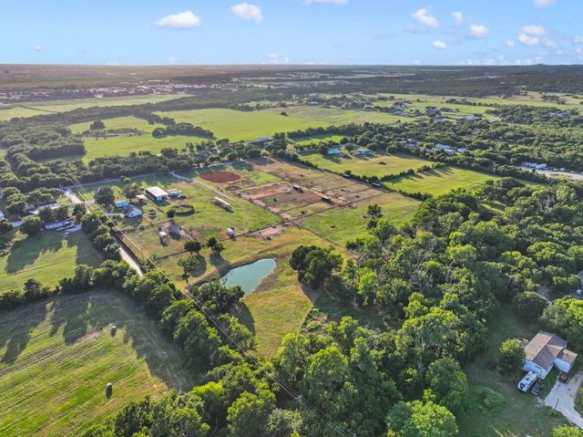 711 County Road 701, Cleburne, TX 76031