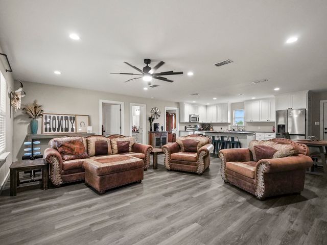 711 County Road 701, Cleburne, TX 76031