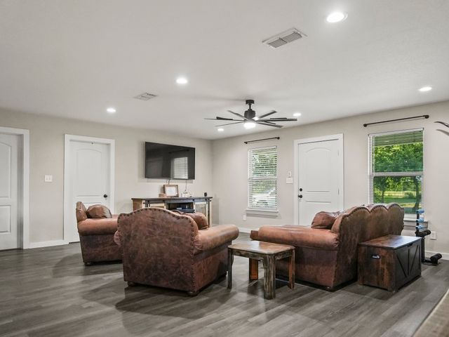 711 County Road 701, Cleburne, TX 76031