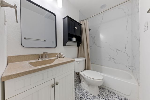 210 Old Mill Lane, Dallas, TX 75217