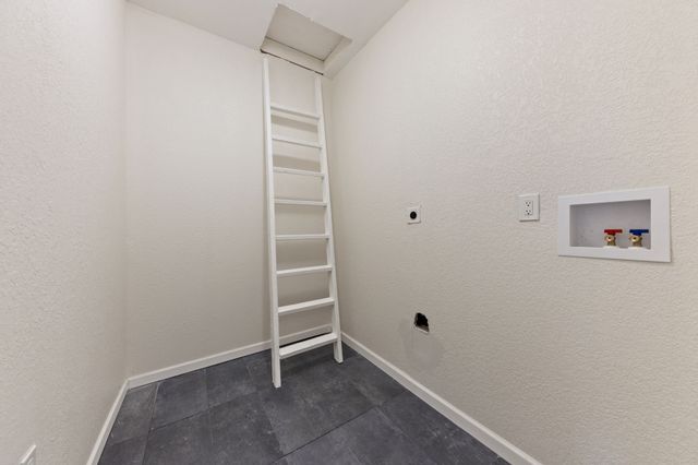 210 Old Mill Lane, Dallas, TX 75217