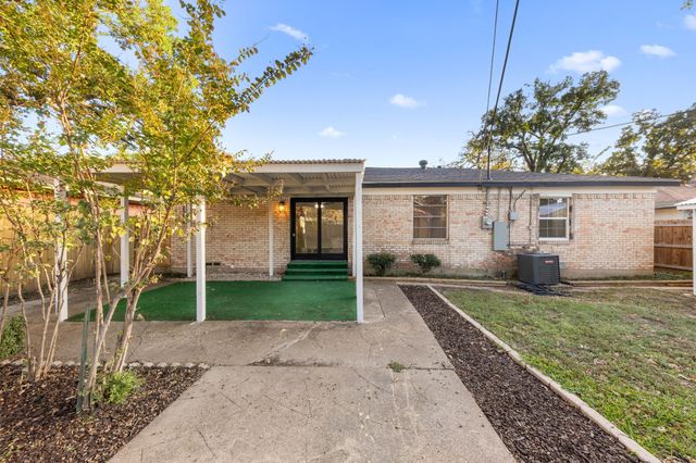 210 Old Mill Lane, Dallas, TX 75217