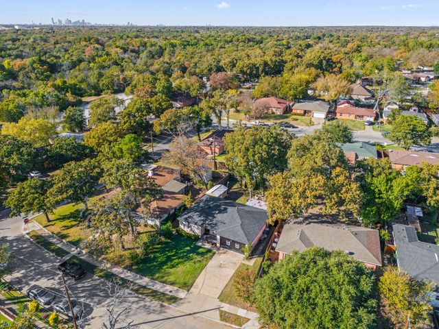 210 Old Mill Lane, Dallas, TX 75217