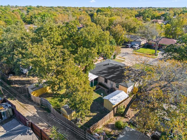 210 Old Mill Lane, Dallas, TX 75217