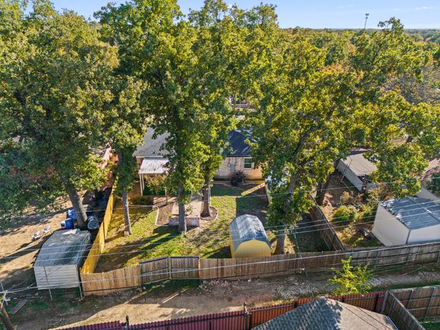 210 Old Mill Lane, Dallas, TX 75217