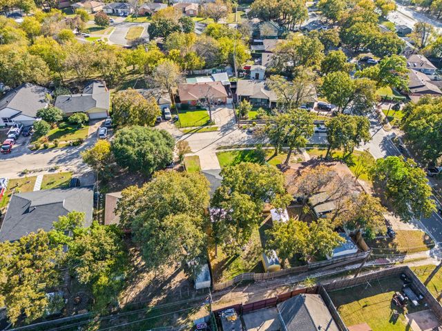 210 Old Mill Lane, Dallas, TX 75217