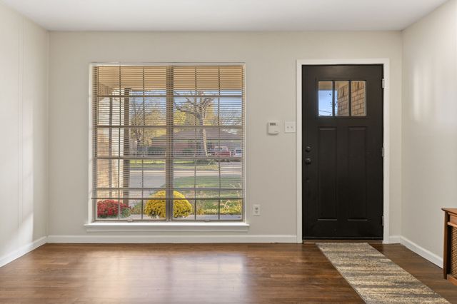 210 Old Mill Lane, Dallas, TX 75217