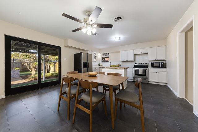 210 Old Mill Lane, Dallas, TX 75217