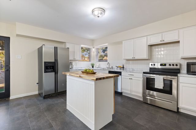 210 Old Mill Lane, Dallas, TX 75217